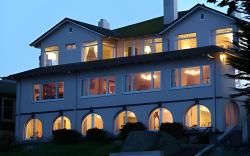 Martine Inn