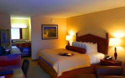 Norfolk Country Inn and Suites
