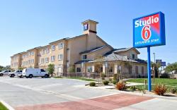Studio 6 Bakersfield, CA 