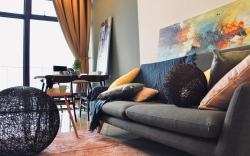 EkoCheras Opal Duplex: Chic Balcony Living by MOKA