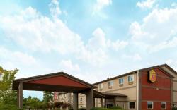 Super 8 By Wyndham Woodburn