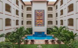 Sea Cliff Court Hotel and Luxury Apartments