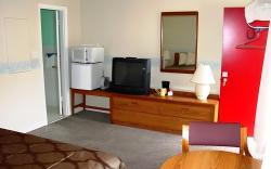 A Holiday Motel - Maggie Valley