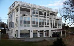 Yankee Clipper Inn