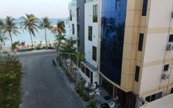 Turquoise Residence by UI