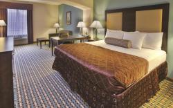La Quinta Inn & Suites by Wyndham Stonington-Mystic Area
