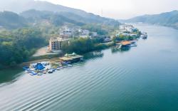 Clover Resort