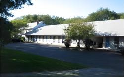 Captains Quarters Motel & Conference Center