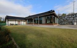 Classic Hanok Pension