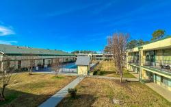 Super Inn & Suites by OYO Milledgeville