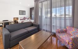 City Edge Dandenong Apartment Hotel