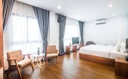 GRAND LEE HOTEL