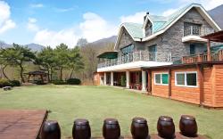 Gapyeong Edensia Byuljang Pension