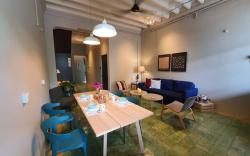 Room for 3 @ Burma Rd Georgetown (shared bathroom)