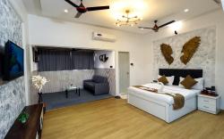 Splendid 5 BHK Villa - Thakur Village Kandivali E