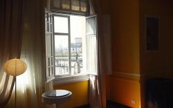 Tahrir Plaza Suites