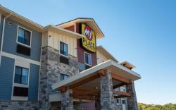 My Place Hotel Hurricane