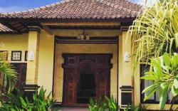 KIRANA HOMESTAY  QUEEN GUEST ROOM