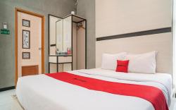 RedDoorz Syariah @ Mitra Guest House.