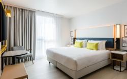 Courtyard Paris Creteil