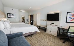 Holiday Inn Express & Suites Edmonton N - St. Albert By IHG