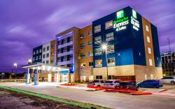 Holiday Inn Express & Suites Dallas Market Ctr - Love Field By IHG