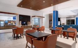 Holiday Inn Express and Suites Glendale Downtown By IHG