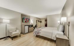 Red Roof Inn & Suites Newport – Middletown, RI