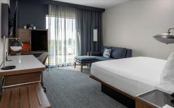 Courtyard by Marriott Memphis East/Galleria