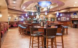 Ramada by Wyndham Sioux Falls Airport - Waterpark & Event Center