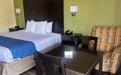 Travelodge by Wyndham Clarksville