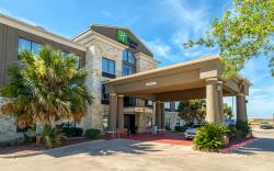 Holiday Inn Express and Suites Beeville By IHG