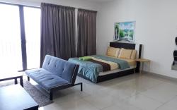 Wellness Homestay 2111 @ Trefoil Setia Alam