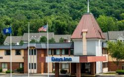 Days Inn by Wyndham Berlin Meriden