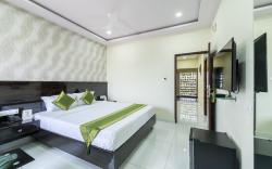 Treebo Greenwood Premier Suites, Old Airport Road