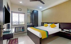 Itsy Hotels Neeranand Plaza