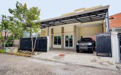 OYO 90173 Innapp Tenggilis Family Residence