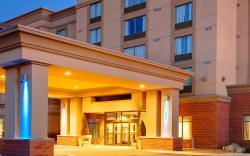 Newmarket Hotel and Suites