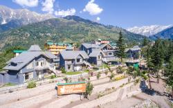 The Highland Park (A Centrally Heated River Side Resort)