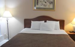 Niagara Inn & Suites
