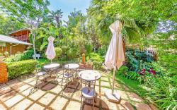 Amper Bo Guest House