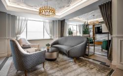 Hotel Elkhart, Tapestry Collection by Hilton