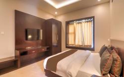 Super Townhouse Amaraa Farms Near LuLu Hypermarket