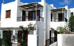 Petros Studios & Suites
