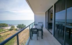 Escape Condominiums Beachfront suite 2bedroom-E276