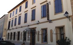 Hotel Moderne Et Pigeon