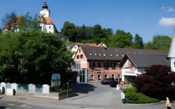 Fruhstuckspension Meyer, Familie Orthacker