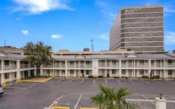 Quality Inn & Suites Dallas-Cityplace