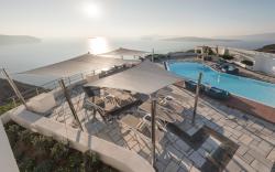 Caldera's Dolphin Hotel