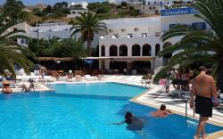 Armadoros Hotel / Ios Backpackers
